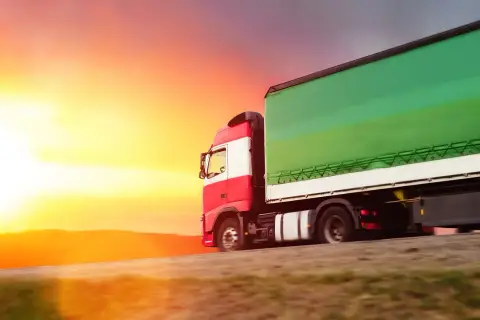 Ile waży ciągnik siodłowy z naczepą? Zaskakujące fakty i wagi
